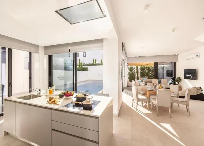 Periyiali Seaside 33 Protaras