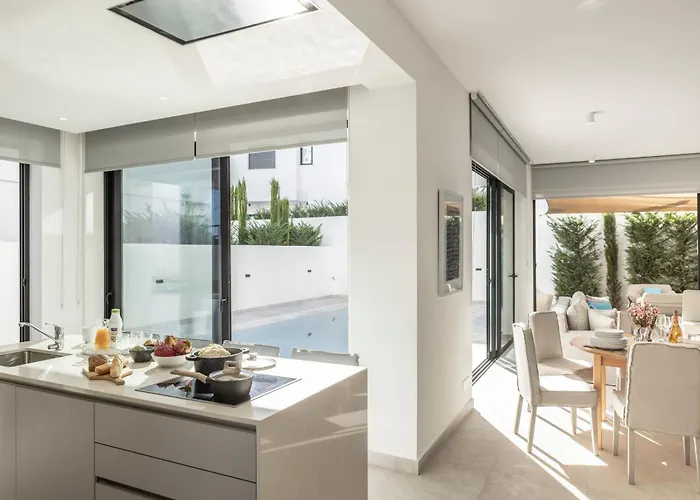 Periyiali Seaside 33 Villa *