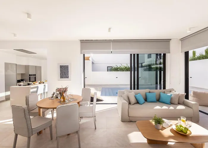 Periyiali Seaside 33 Villa *