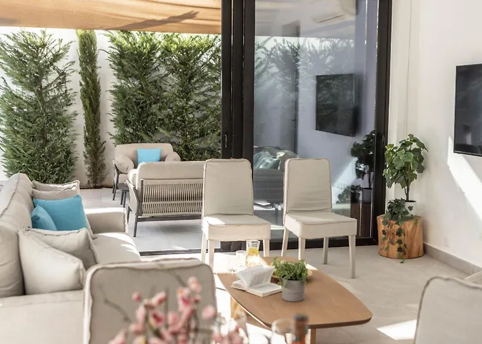 Villa Periyiali Seaside 33 *