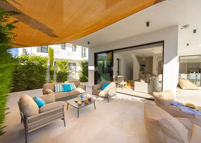 Periyiali Seaside 33 *