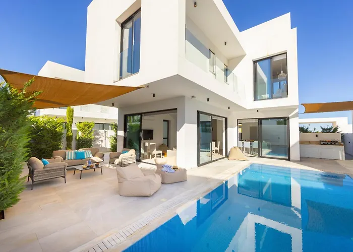 Periyiali Seaside 33 Villa *