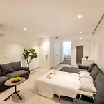Periyiali Seaside 33 فيلة