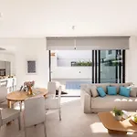 Periyiali Seaside 33 فيلة *