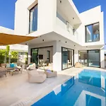 Periyiali Seaside 33 فيلة *